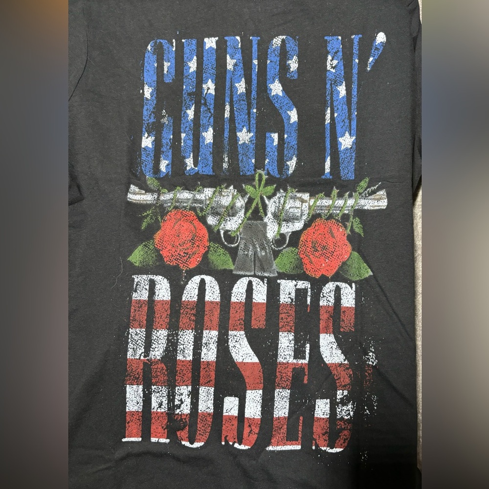 Guns ‘N Roses black tshirt